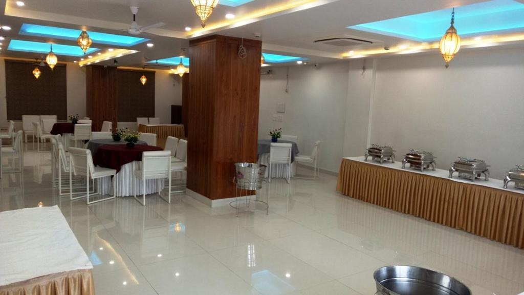 Alankrita Suites & Party Halls 메루트 외부 사진