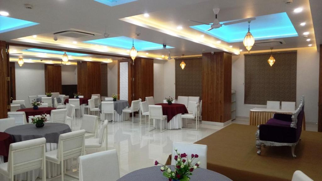 Alankrita Suites & Party Halls 메루트 외부 사진