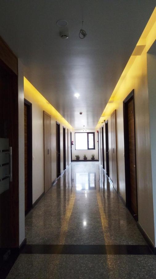 Alankrita Suites & Party Halls 메루트 외부 사진