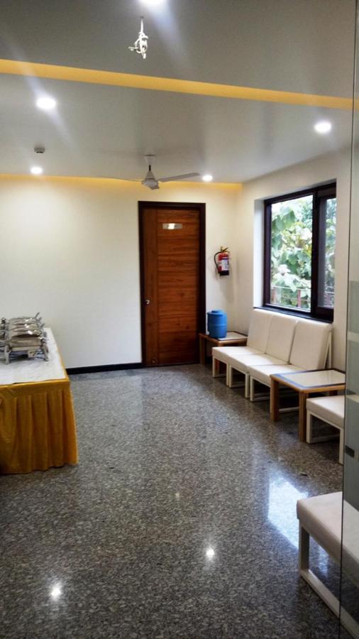 Alankrita Suites & Party Halls 메루트 외부 사진