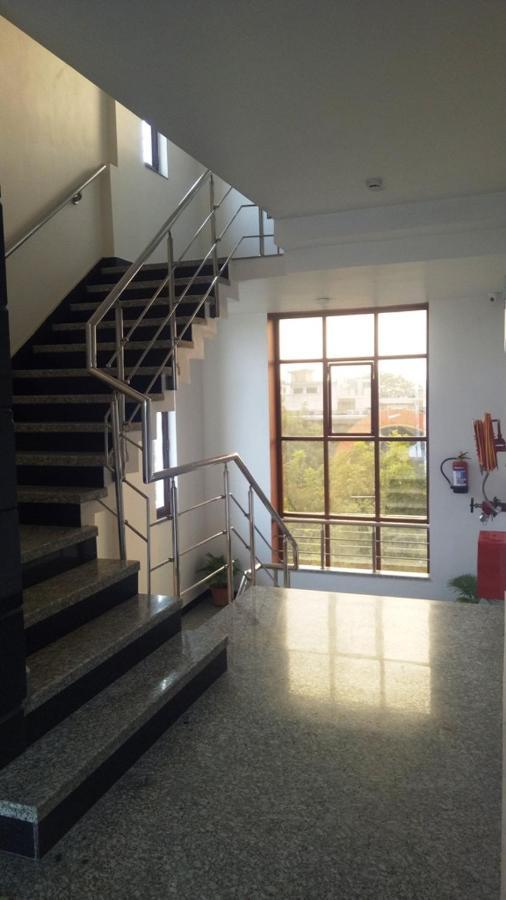 Alankrita Suites & Party Halls 메루트 외부 사진