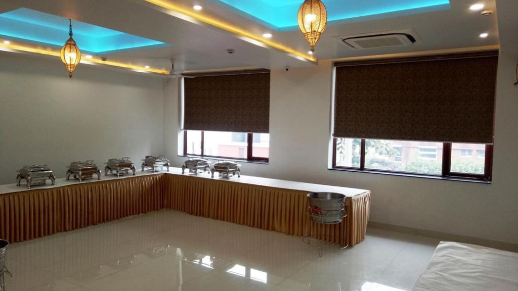 Alankrita Suites & Party Halls 메루트 외부 사진