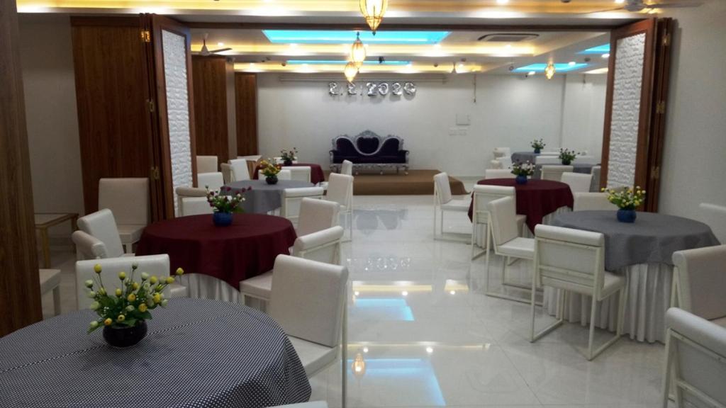 Alankrita Suites & Party Halls 메루트 외부 사진