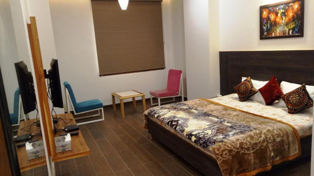 Alankrita Suites & Party Halls 메루트 외부 사진